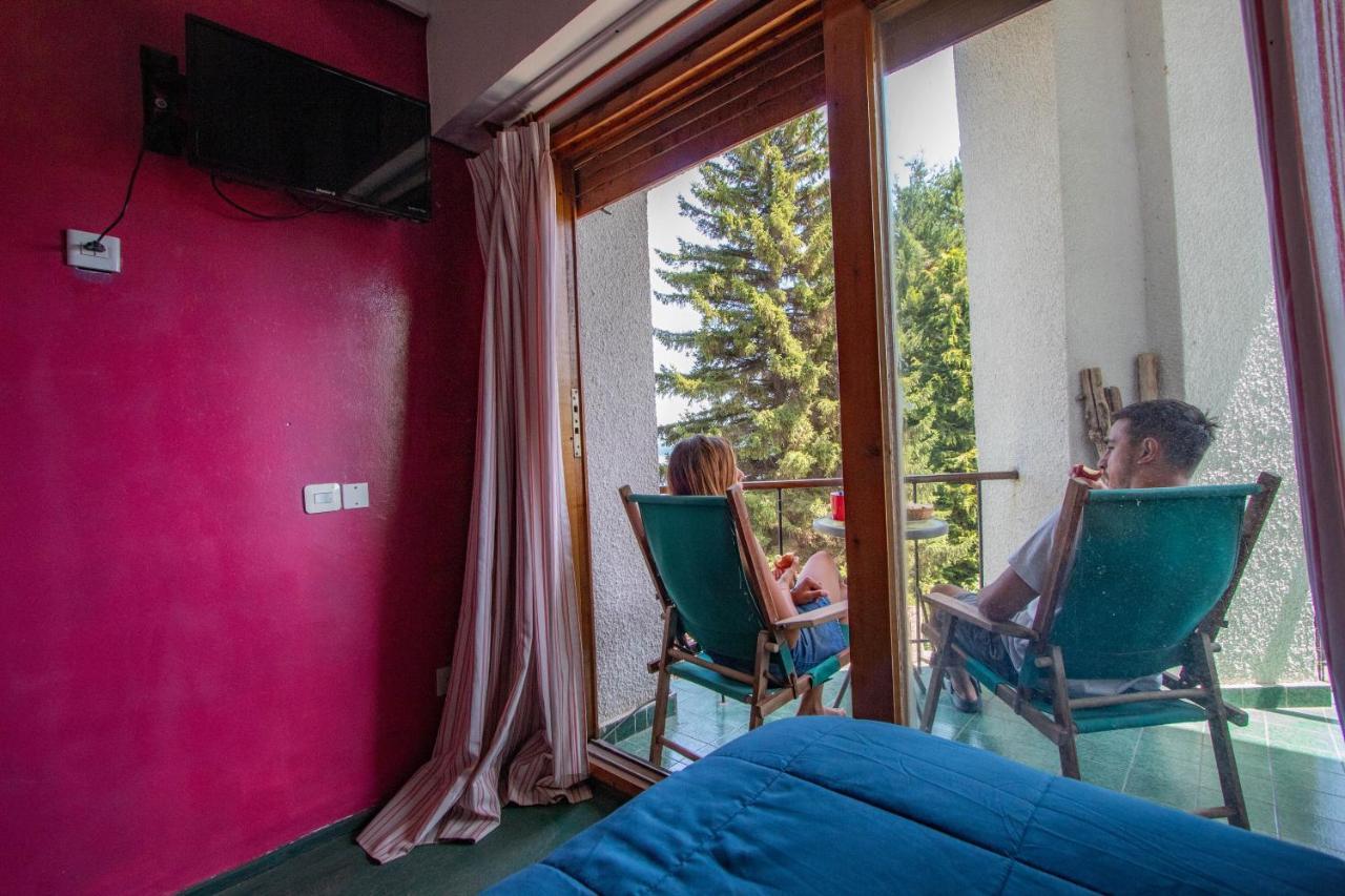 סן קרלוס דה ברילוצ'ה La Casona Hostel מראה חיצוני תמונה